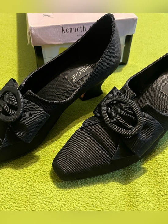 Kenneth Cole Shoes - KENNETH COLE All Black BOW MITZVAH Style in Original Box size 7.5 B…like new con